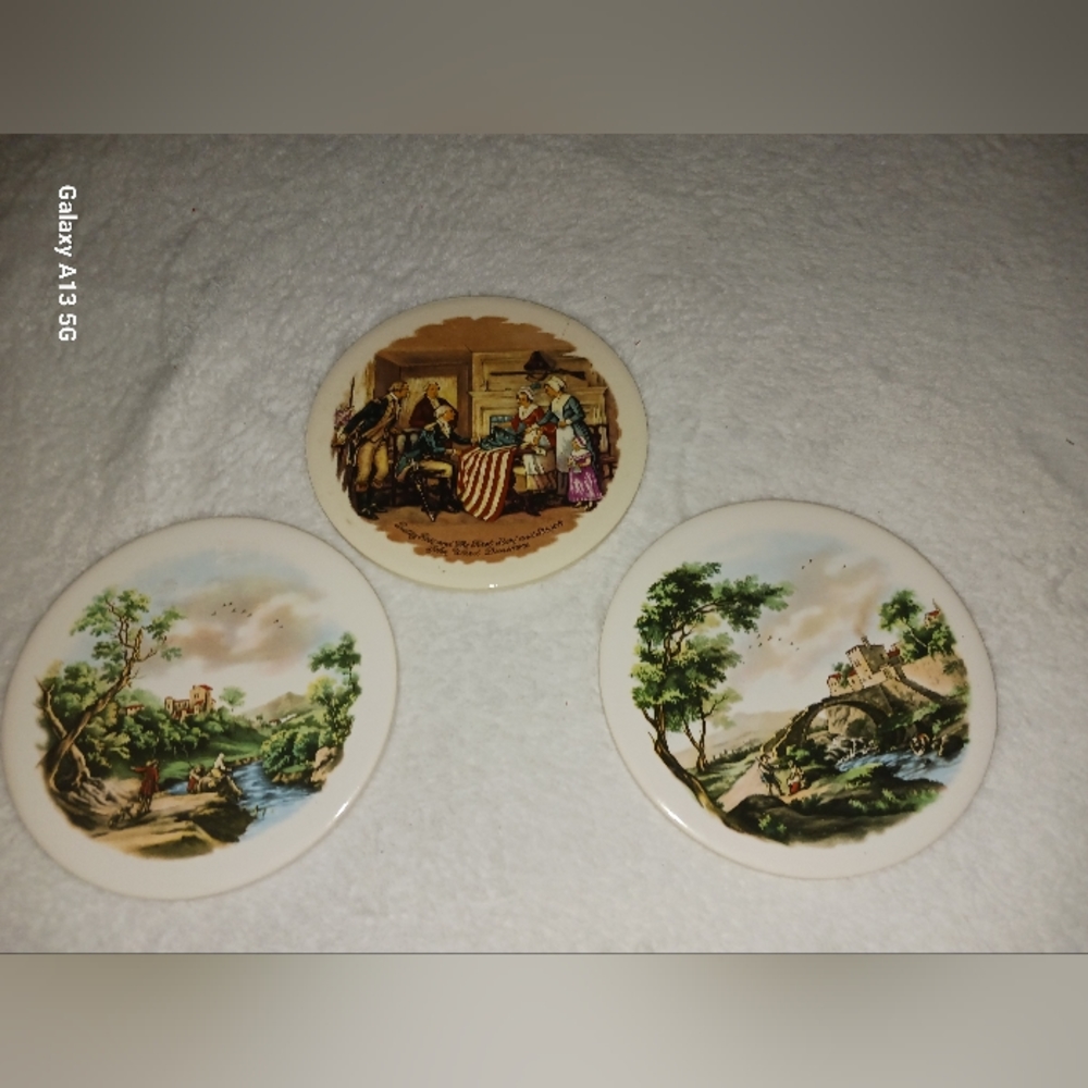 Vintage American Revolution Hot Plates